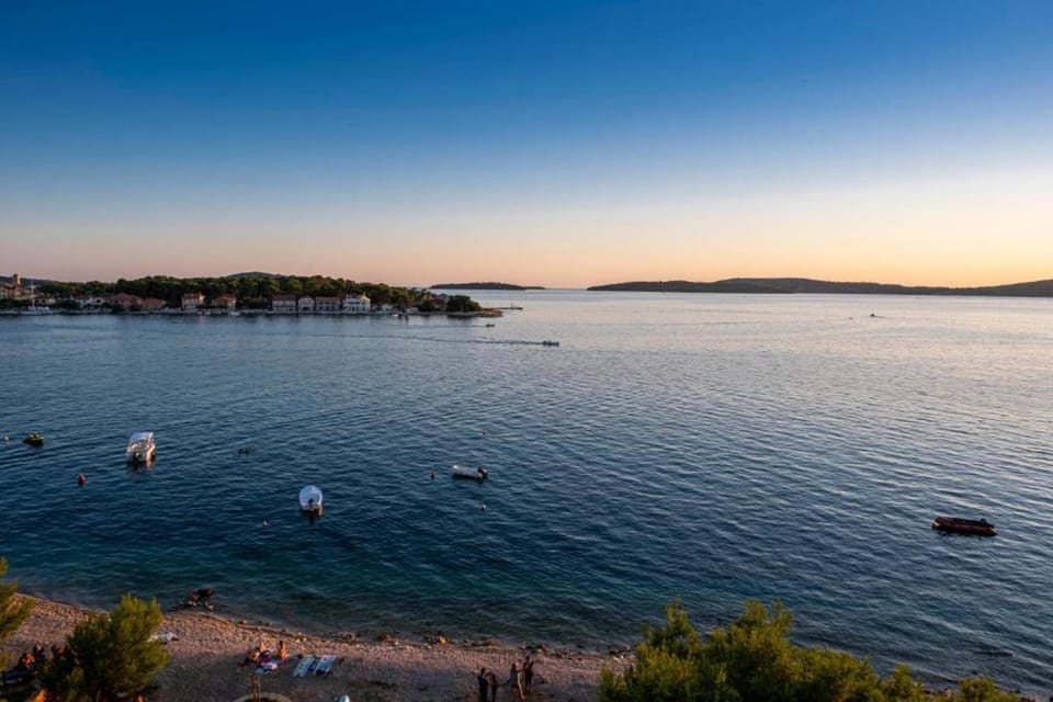 Surroundings [summer] (1-5 km)