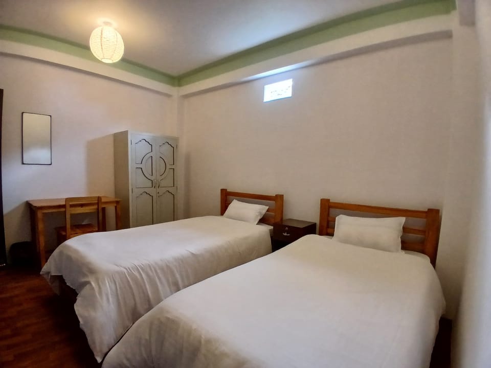 Basic Double or Twin Room | WiFi (free)