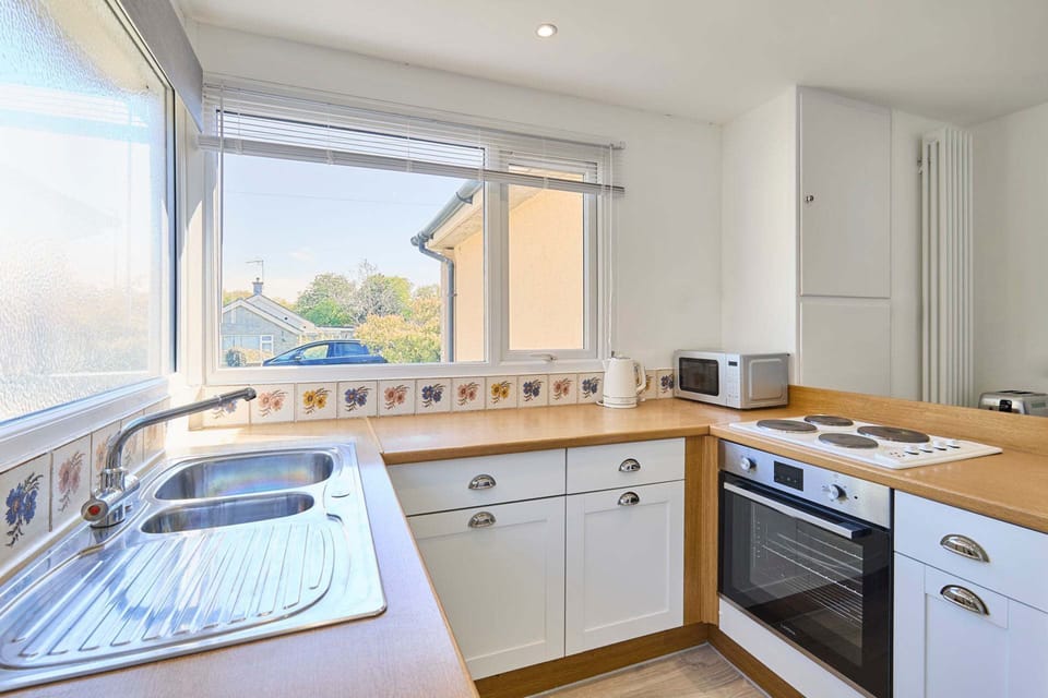 House, Accessible | 2 bedrooms, desk