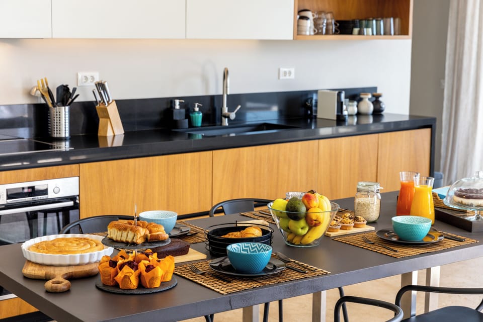 Dinning area & Open plan kitchen
