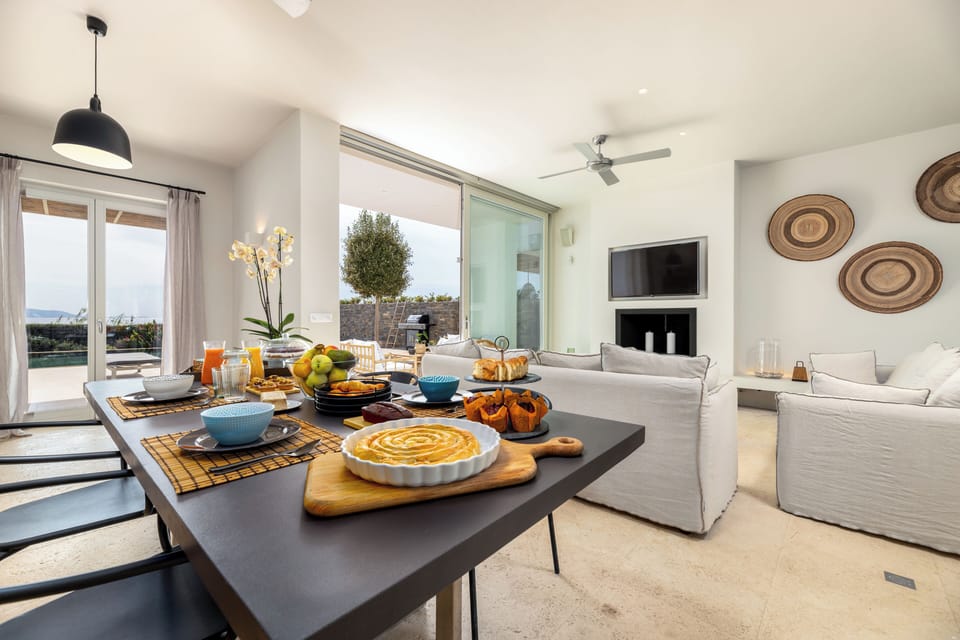 Dinning area & Open plan kitchen