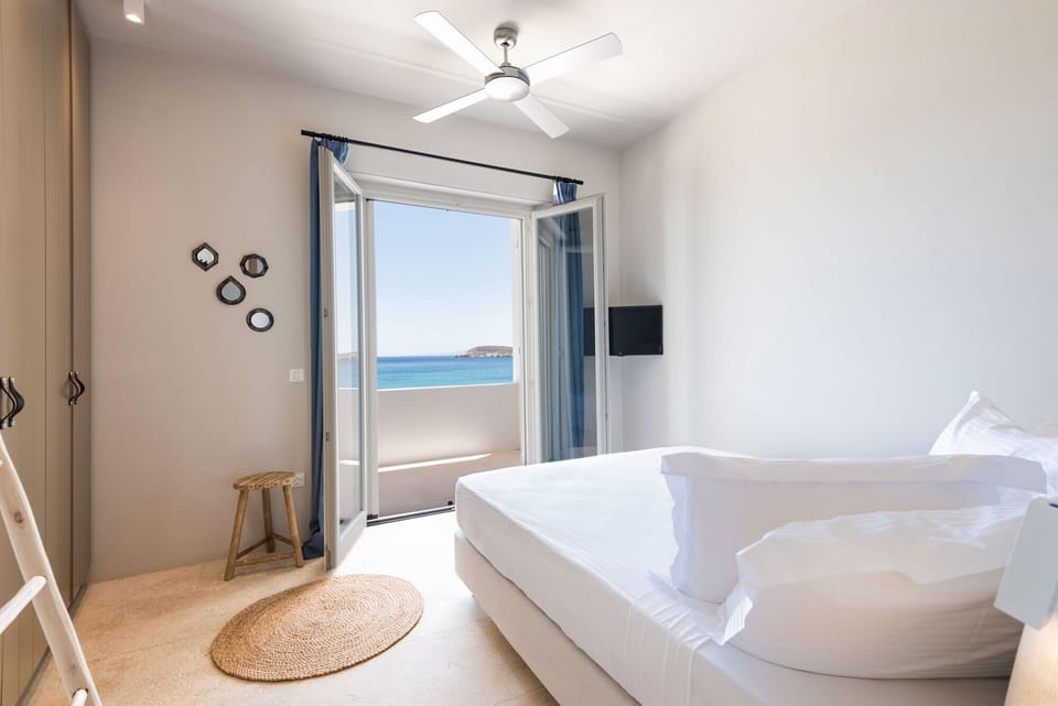 Master bedroom with Sea view