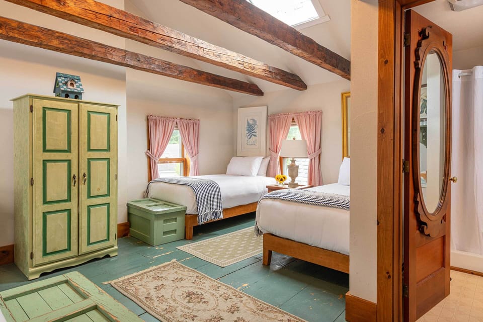 Deluxe Quadruple Room, Multiple Beds | Premium bedding, memory foam beds, blackout drapes, iron/ironing board