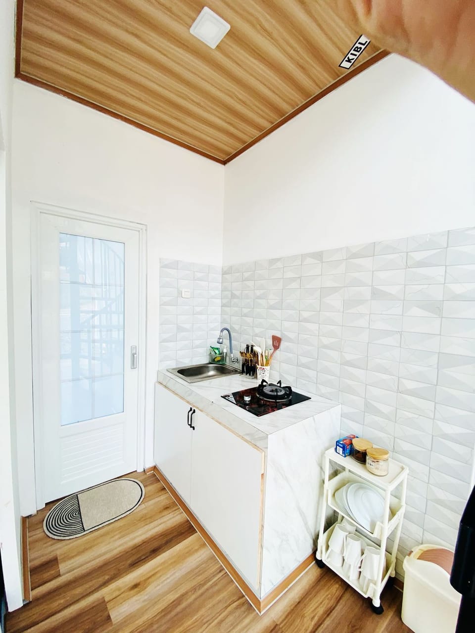 Family Room, Mountain View | Private kitchen