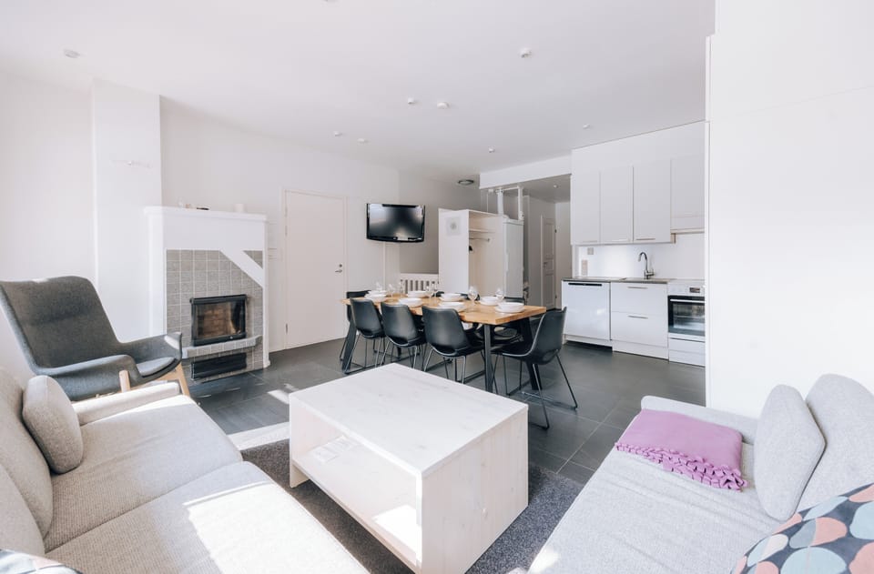 Comfort Apartment, Courtyard View | 3 bedrooms, premium bedding, down comforters, iron/ironing board