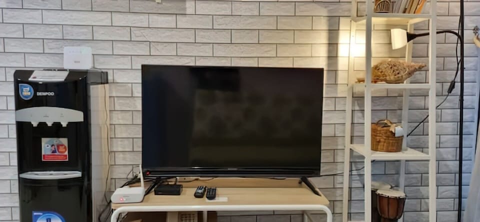 Superior Apartment, 2 Bedrooms, Kitchen, City View | Desk, laptop workspace, soundproofing