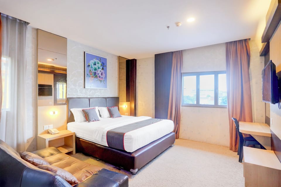 Standard Suite, 1 Double Bed | Desk, WiFi (free), bed sheets