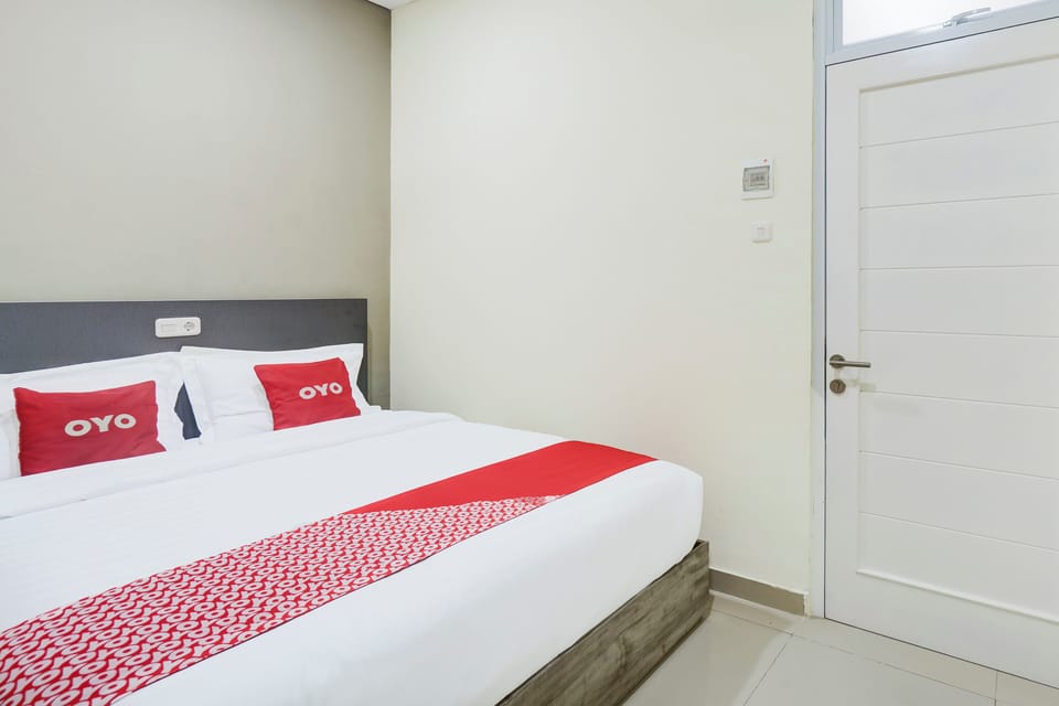 Standard Double Room | Free WiFi, bed sheets