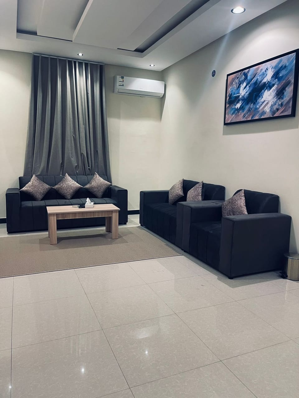 Basic Apartment | Living area