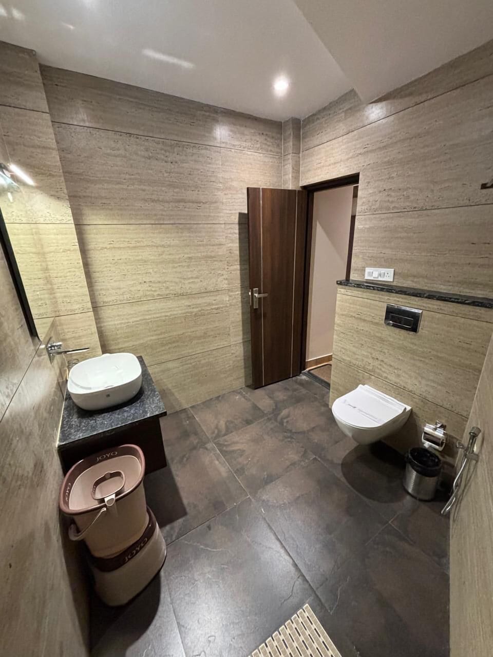 Shower, free toiletries, towels, soap