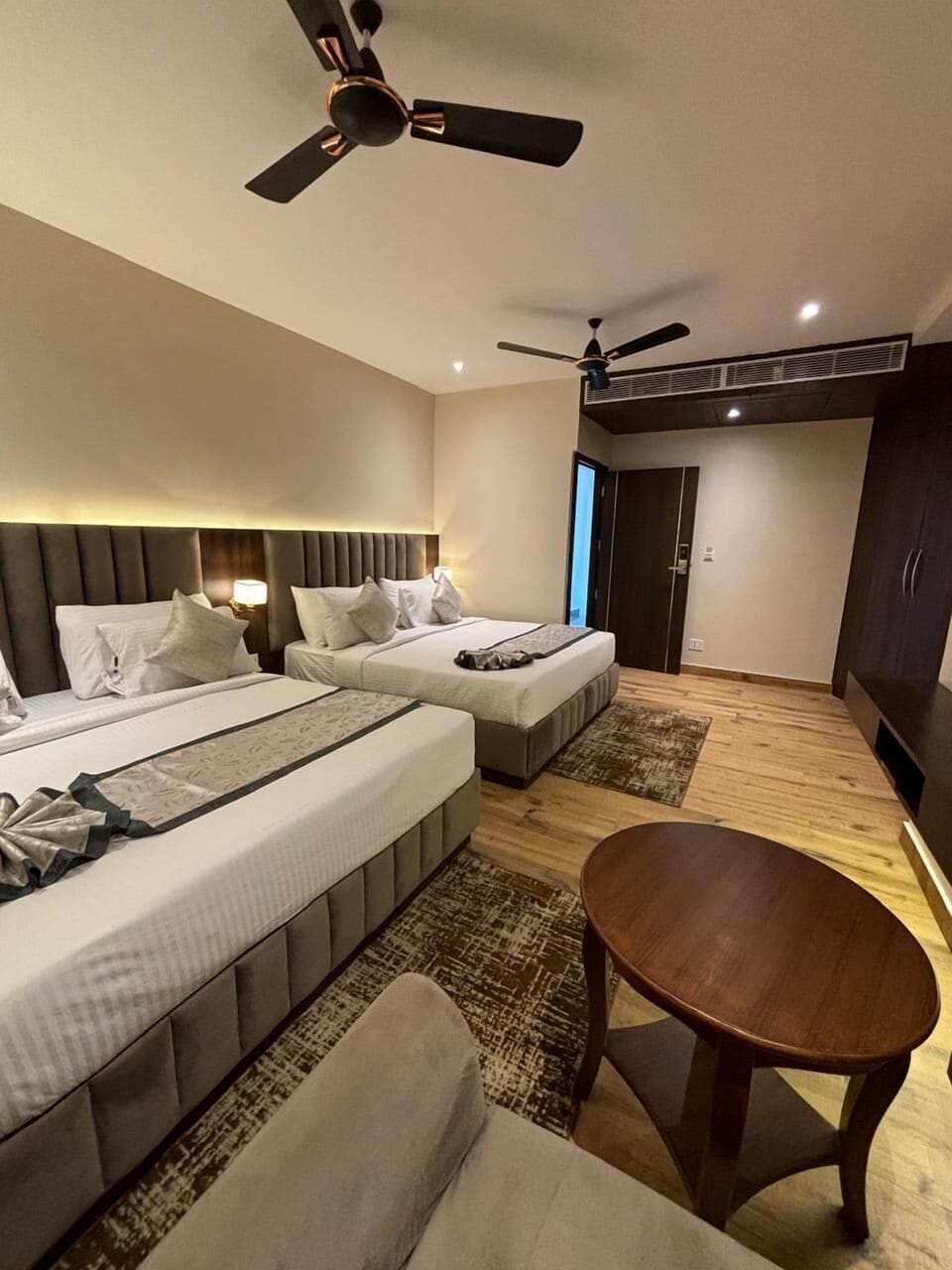Quadruple Room | Premium bedding, memory foam beds, desk, free WiFi