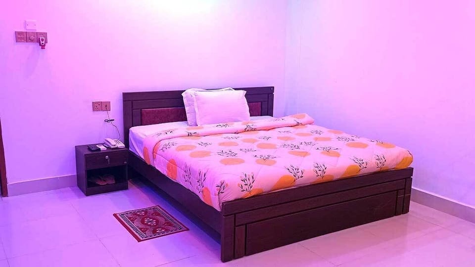 Deluxe Room | In-room safe, soundproofing, iron/ironing board, free WiFi