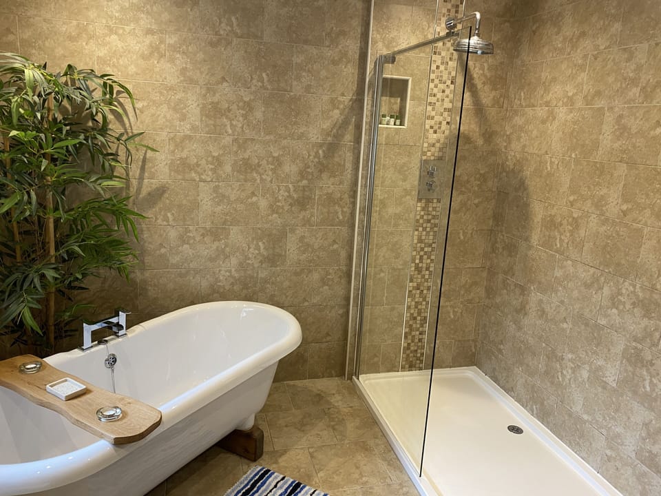 Free toiletries, bathrobes, towels