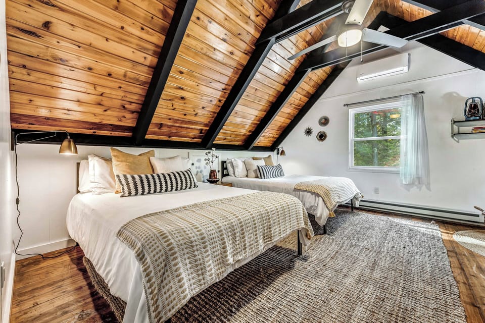 Bedroom 2: Two Queen sized bed