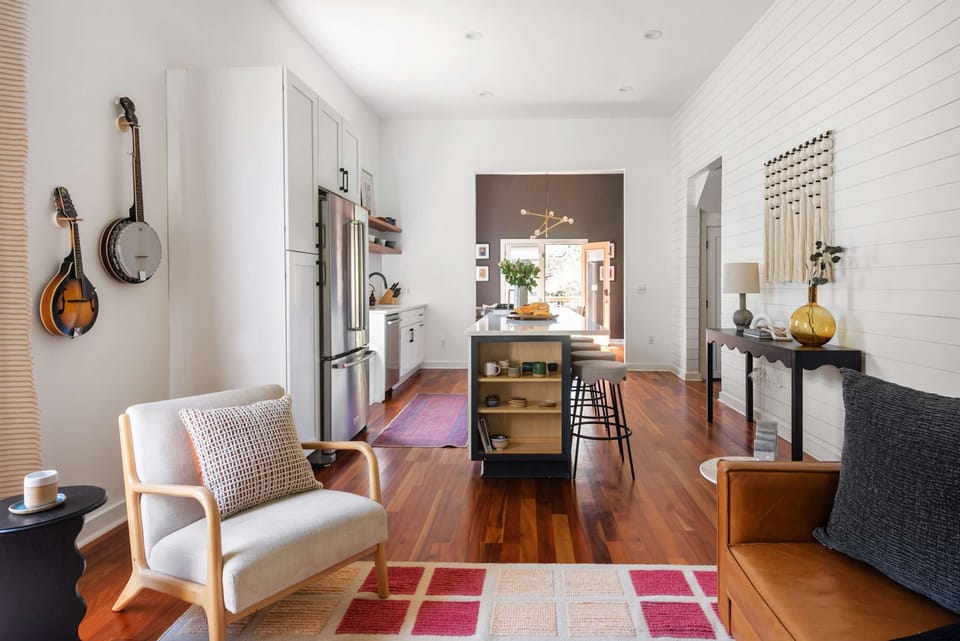 12 Living & Kitchen