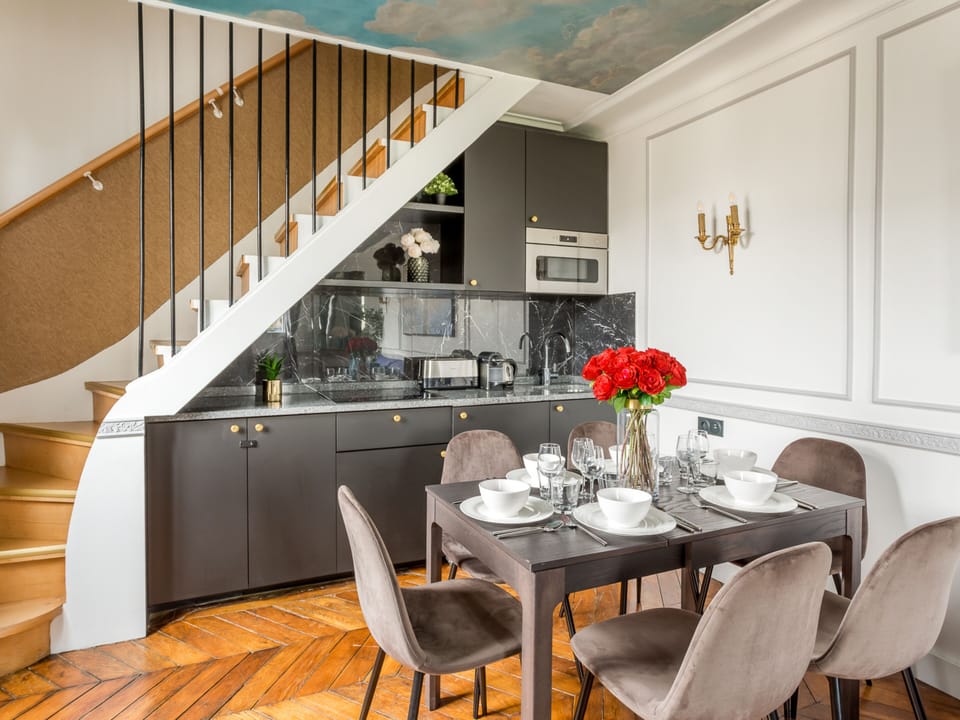 Apartment, City View | Private kitchen | Fridge, microwave, oven, stovetop