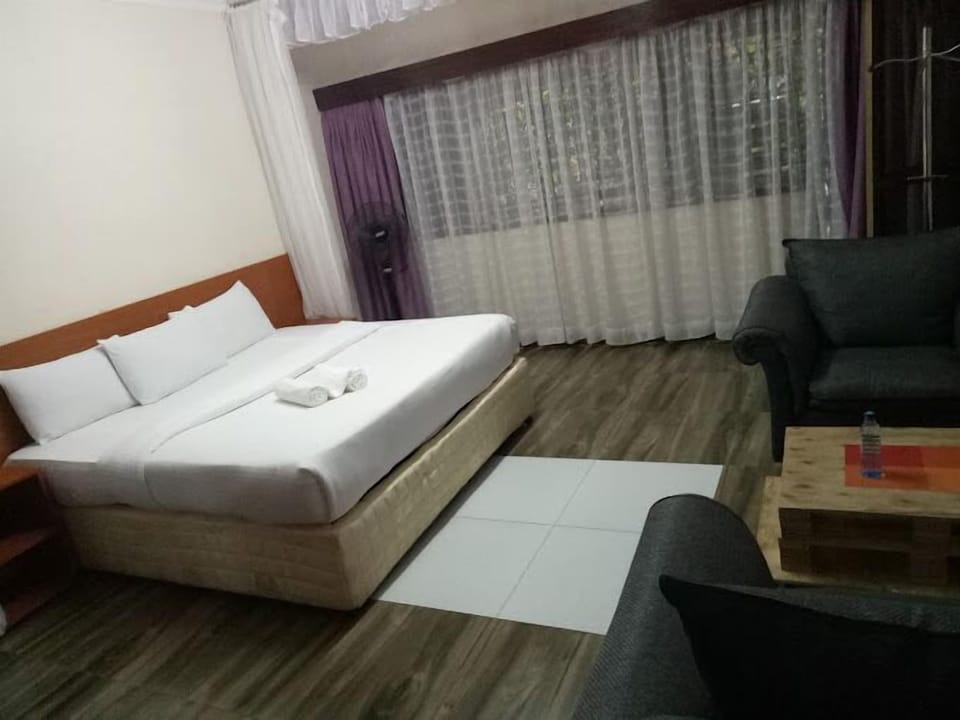 Free WiFi, bed sheets