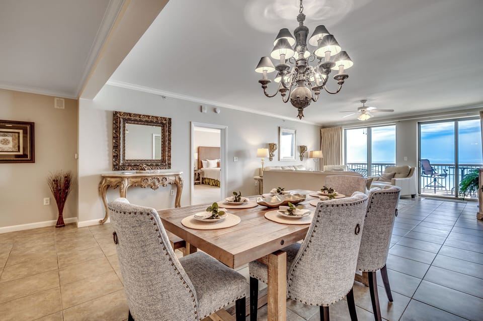 Dining / Living Room