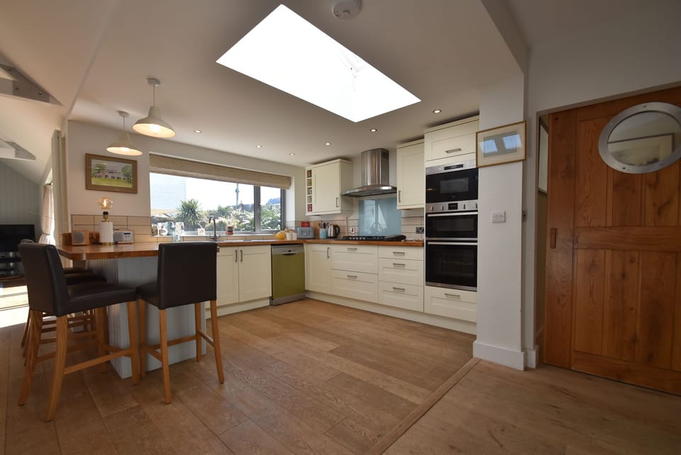 Family House, Garden View | Private kitchen | Electric kettle, highchair