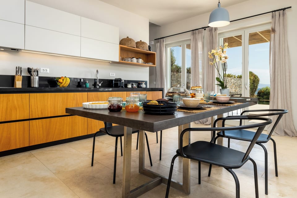 Dinning table
