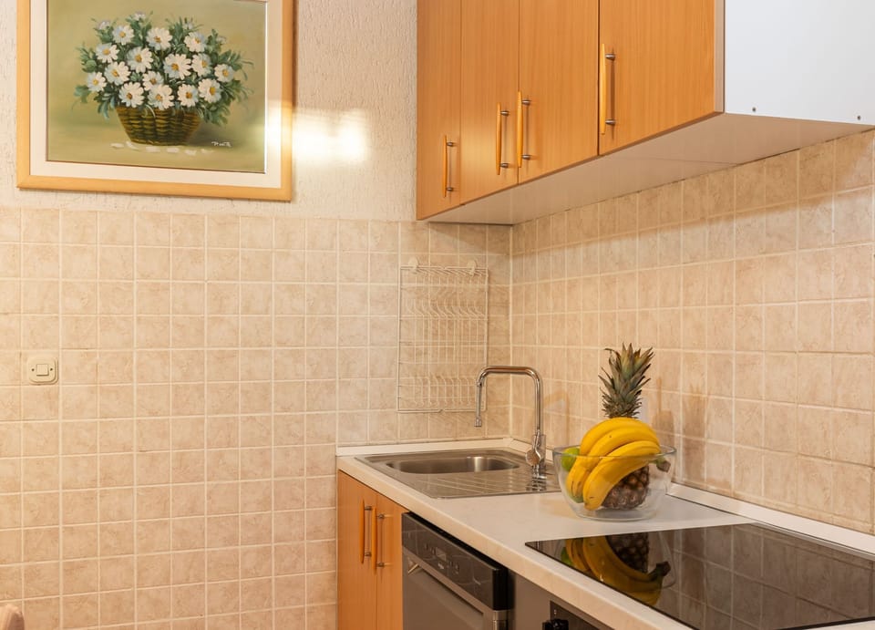 Villa, Hill View | Private kitchen | Electric kettle, toaster