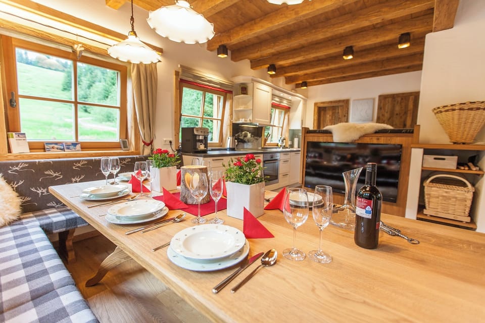 Comfort Chalet, 4 Bedrooms, Terrace, Mountain View | Private kitchen | Coffee/tea maker, toaster