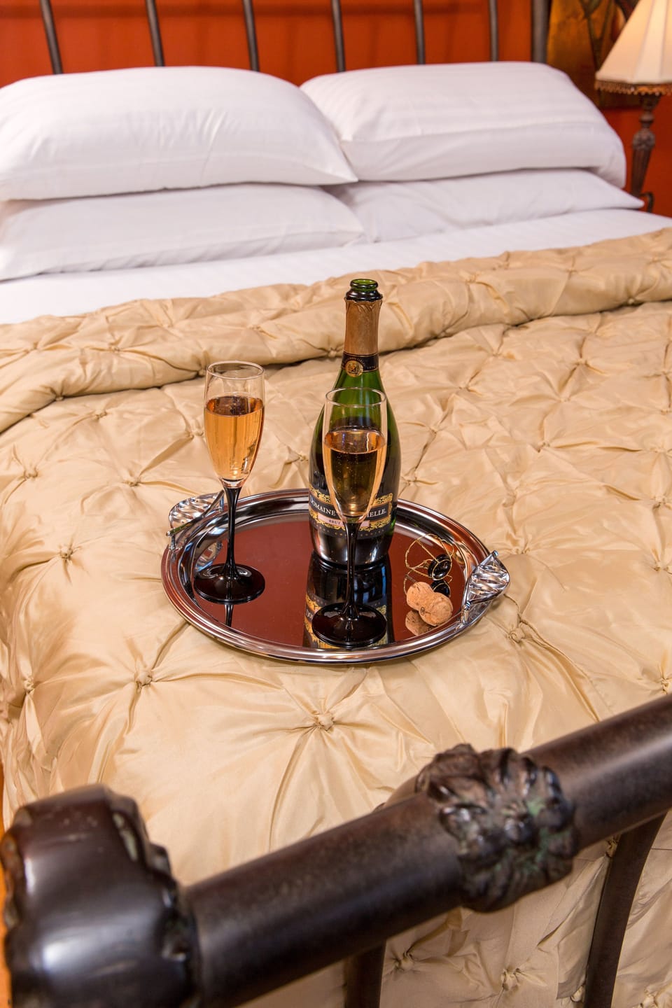 Julia Suite | Premium bedding, individually decorated, individually furnished