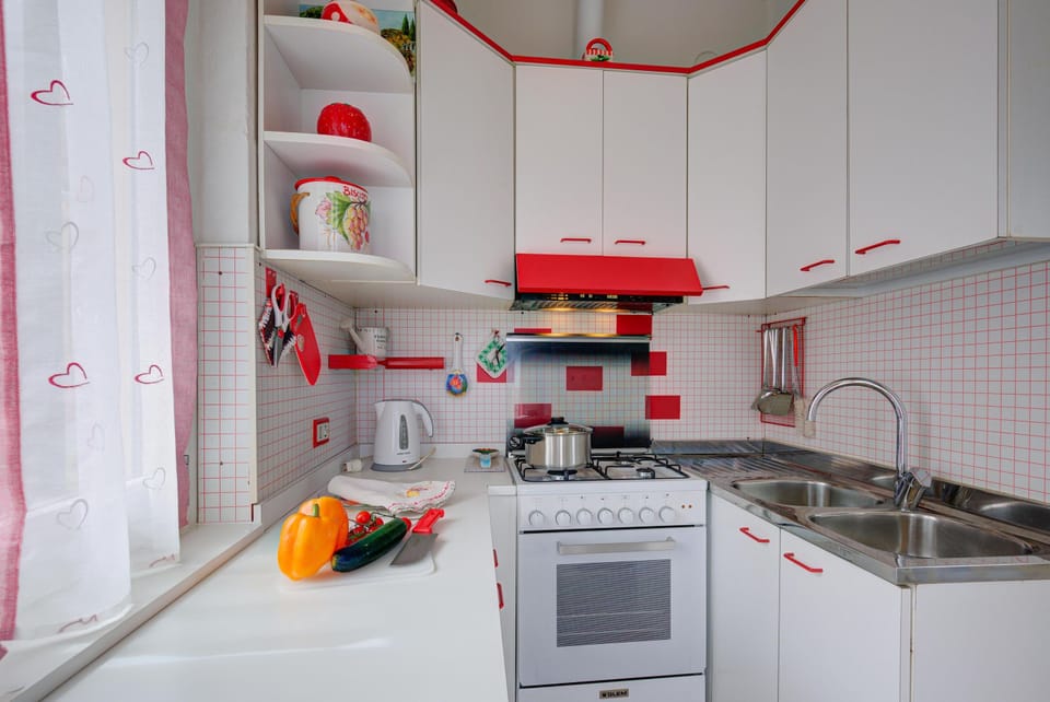 Family Apartment, 1 Bedroom, Balcony, Mountainside (Lorenza Rooftop Lake View Stresa) | Private kitchen
