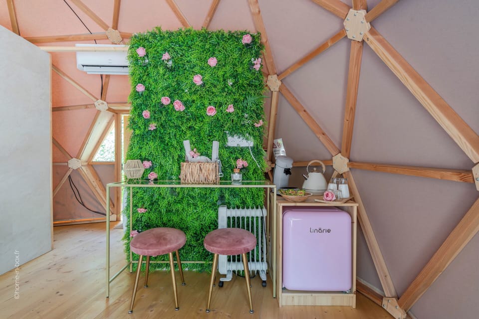Dome Fiore | Blackout drapes, iron/ironing board, free WiFi