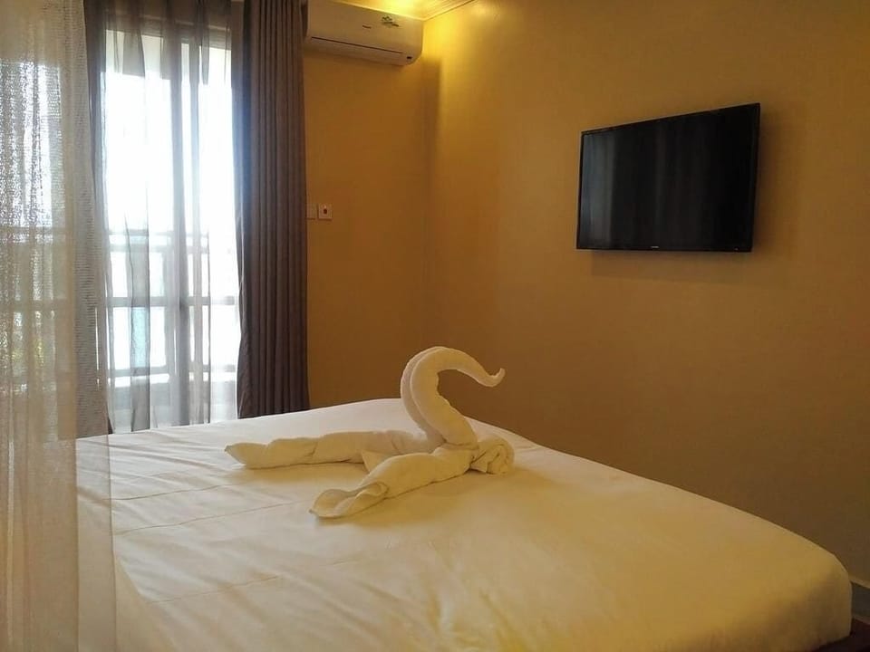 Standard Double Room | Free WiFi, bed sheets
