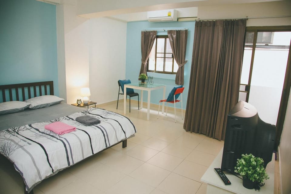 Desk, rollaway beds, free WiFi, bed sheets