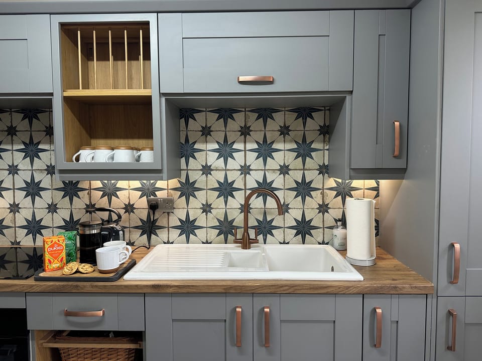 House | Private kitchen | Fridge, microwave, oven, stovetop