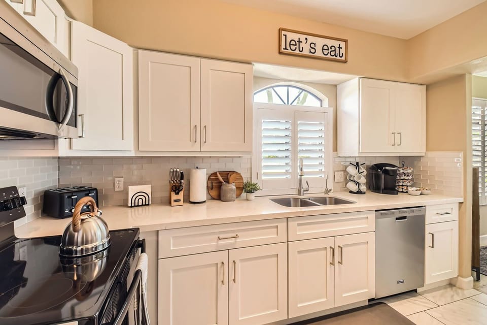 Fully equipped kitchen