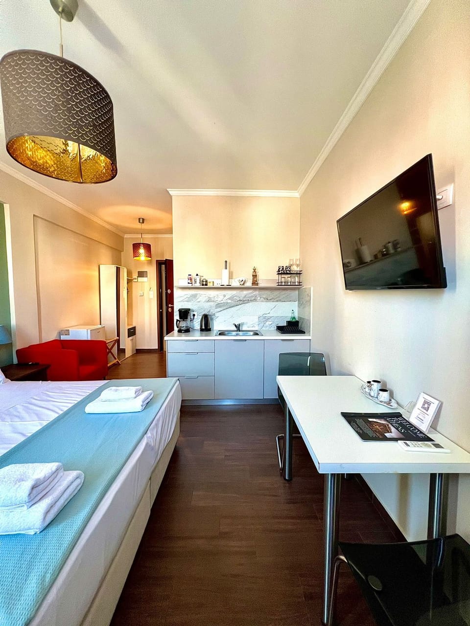 House, Smoking | 2 bedrooms, desk
