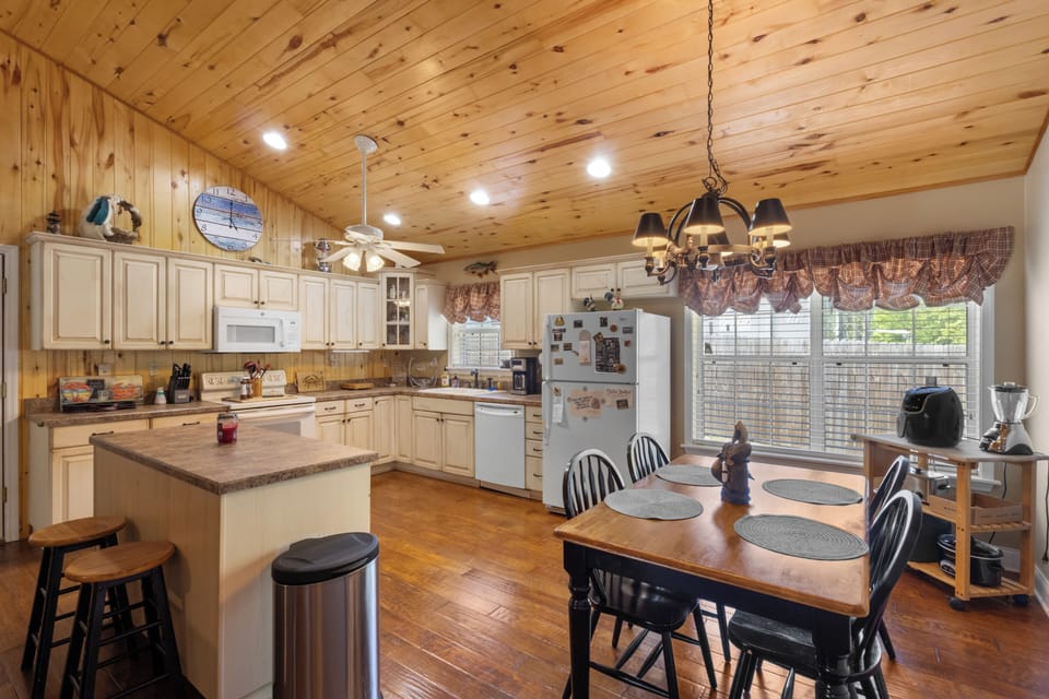 Kitchen/Dining