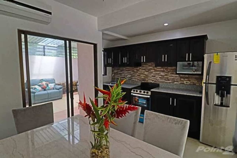 Apartment, Balcony, Garden View | Dining room