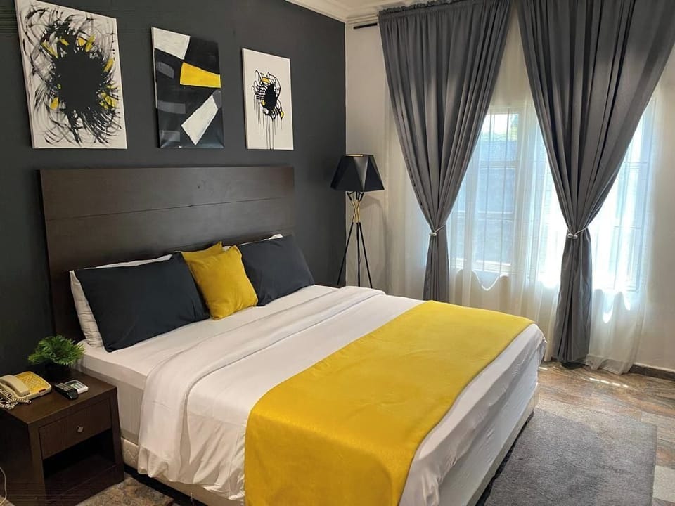 Deluxe Room, Balcony, City View | Desk, laptop workspace, soundproofing, free WiFi
