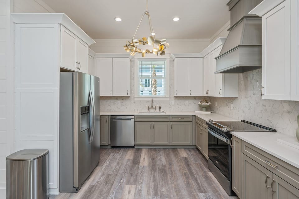 Stainless appliances ready for delicious vacation meals