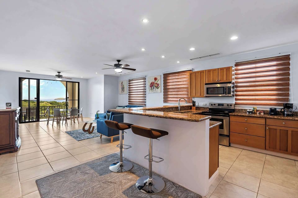 Apartment, Balcony, Ocean View | Private kitchen | Electric kettle, toaster