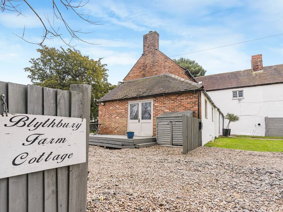 Welcome to Blythbury Farm Cottage, a charming countryside retreat.