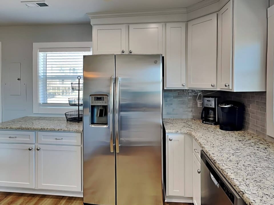 Studio (3 Bedrooms) | Property amenity