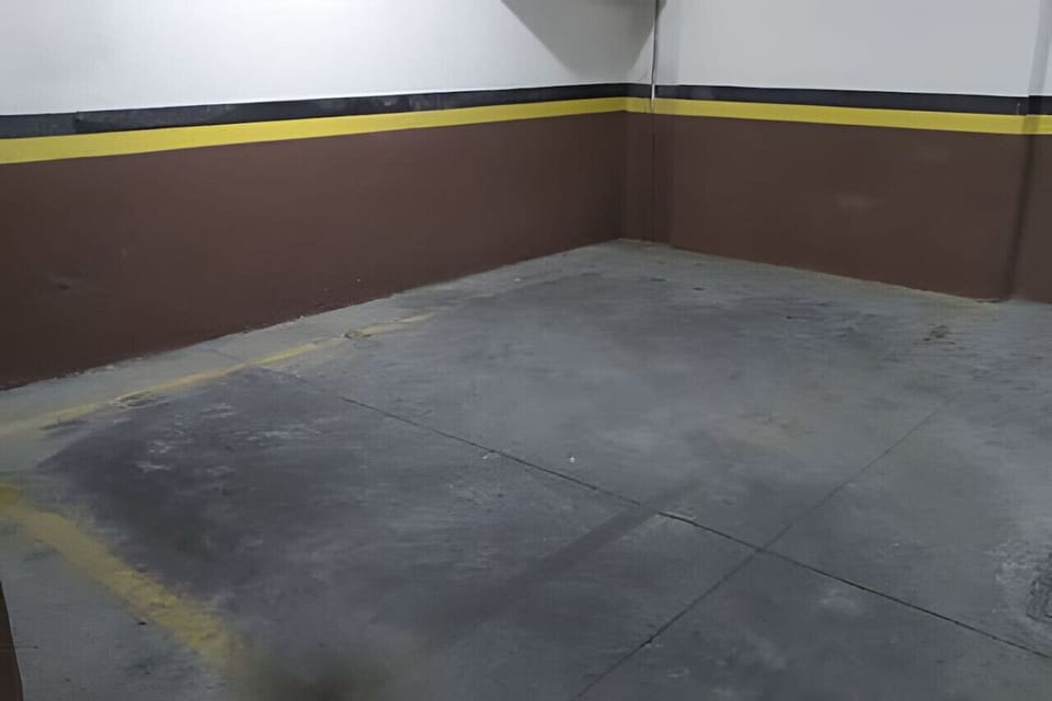 Vaga de garagem coberta inclusa