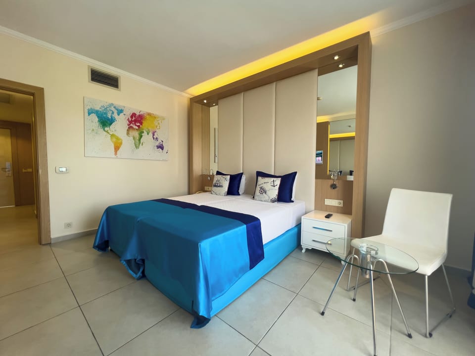 Minibar, in-room safe, desk, free cribs/infant beds