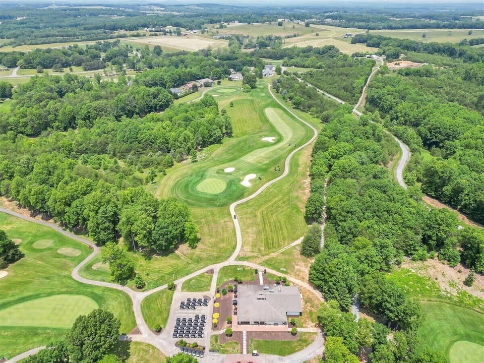 18 hole golf coursse