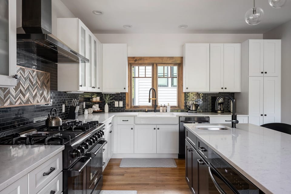 Fully Equipped Chef's Kitchen