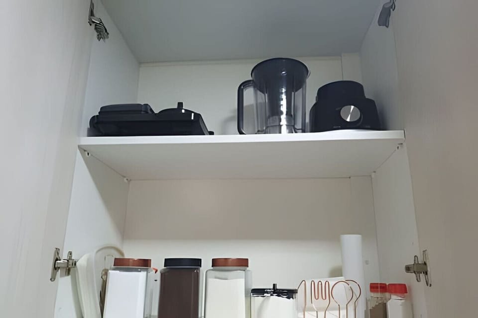 Cozinha - Liquidificador e cafeteira.