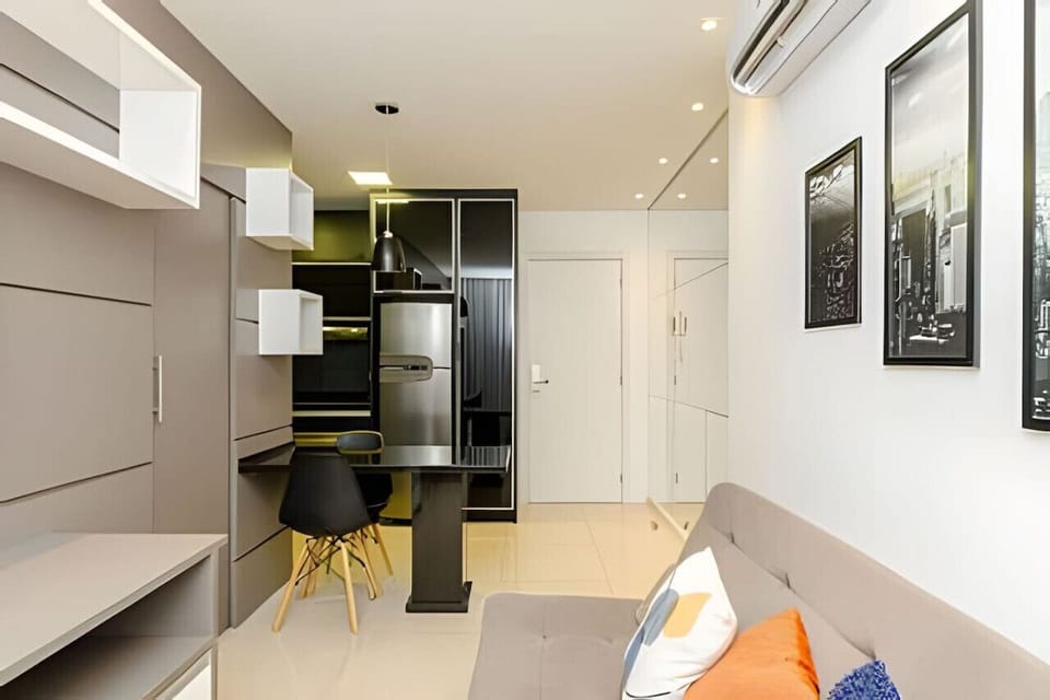 Visão da sala e cozinha.