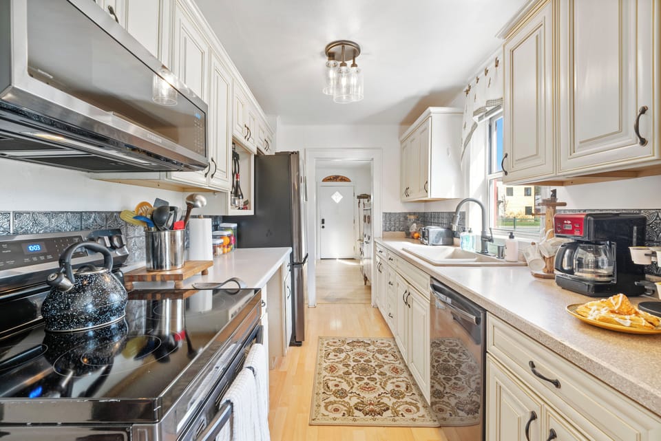 Fully equipped kitchen | Main Level
