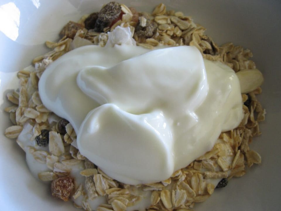 Free daily self-serve breakfast