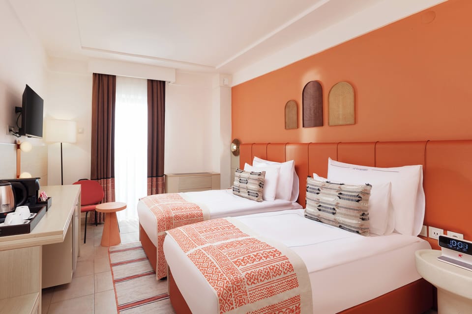 Club Standard Room | Minibar, in-room safe, desk, laptop workspace